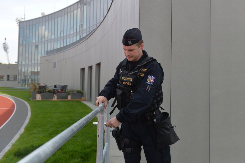 Razie policie v areálu FAČR