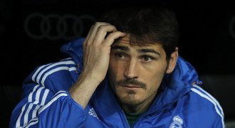 Casillas nechce před MS sedět, agent kontaktoval Arsenal a City