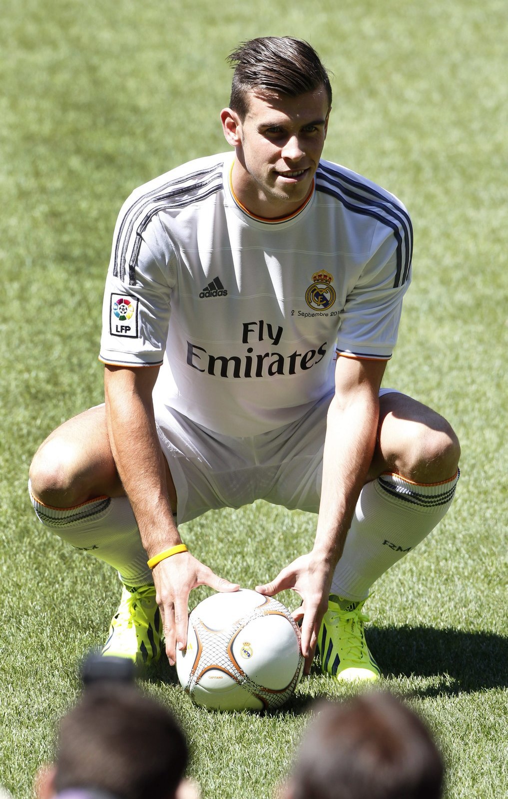 Barvu dresu nezměnil. Gareth Bale se po přestupu z Tottenhamu poprvé ukázal fanouškům Realu Madrid. Velšský záložník se stal nejdražším fotbalistou v historii, za jeho získání zaplatil španělský klub přes 2,5 miliardy korun.