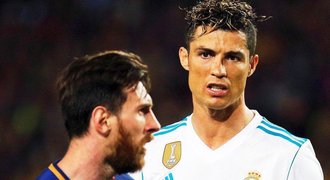 El Clásico hvězd: Ronaldo končil po gólu v bolestech, Messi sjel Ramose