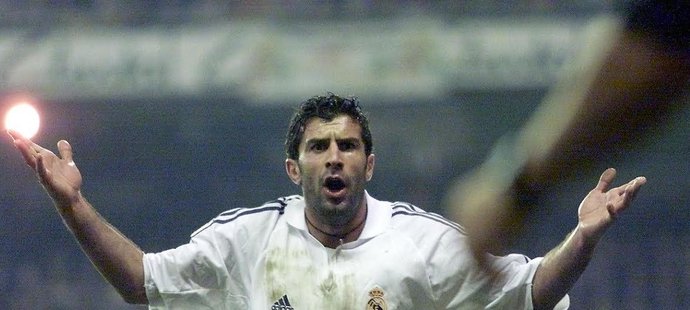 Luís Figo v dobách, kdy po odchodu z Barcelony nastupoval za Real Madrid