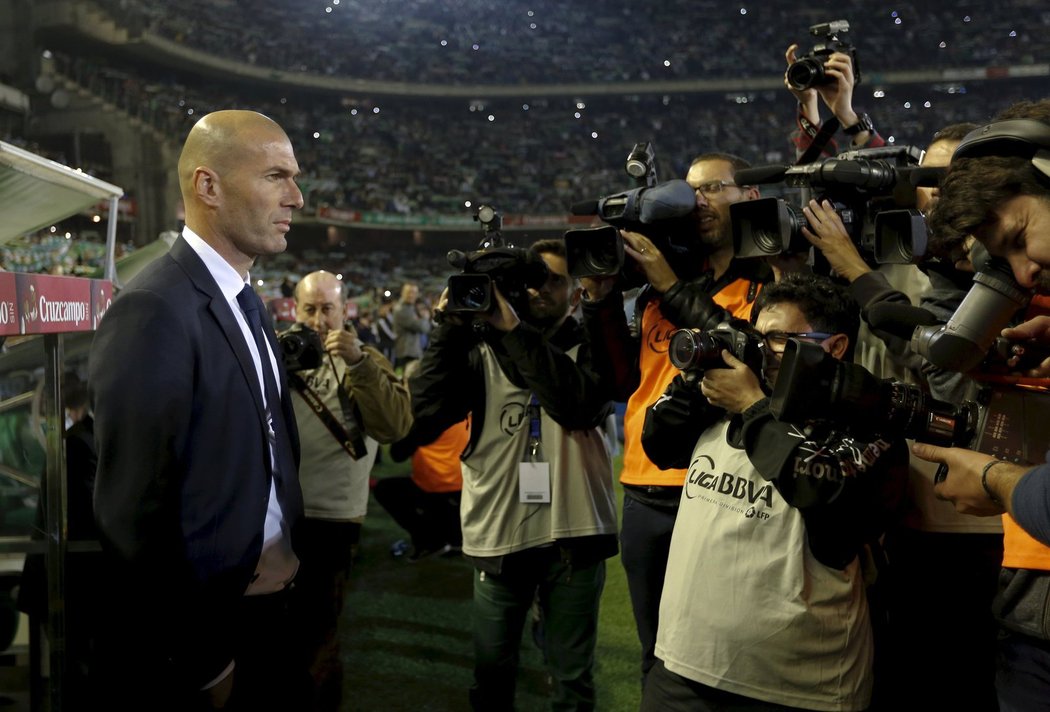 Trenér Realu Madrid Zinedine Zidane je stále středem pozornosti