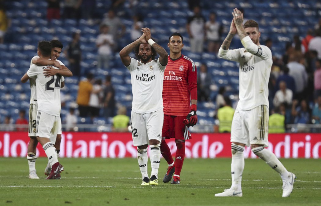 Fotbalisté Realu Madrid děkují fanouškům