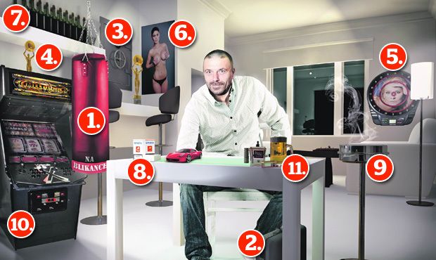 Takhle by podle Blesku mohla vypadat Řepkova kancelář: 1. Boxerský pytel, 2. Kufřík, 3. Trezor, 4. Oscar, 5. Terč, 6. Múza Vlaďka, 7. Bar, 8. Cigára, 9. Popelník, 10. Hrací automat, 11. Pivko. Takhle by podle Blesku mohla vypadat Řepkova kancelář: 1. Boxerský pytel, 2. Kufřík, 3. Trezor, 4. Oscar, 5. Terč, 6. Múza Vlaďka, 7. Bar, 8. Cigára, 9. Popelník, 10. Hrací automat, 11. Pivko.