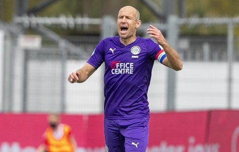 Arjen Robben po osmi měsících nastoupil za Groningen