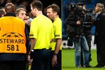 Tohle přehnal! Kouč Manchesteru City po zápase s Ajaxem šílel. Vyjel na rozhodčího i kameramana.