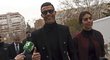 Cristiano Ronaldo a jeho partnerka Georgina Rodriguez u soudní budovy v Madridu. Za krácení daní dostal pokutu a podmínku.