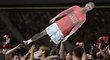 Fanoušci Manchesteru United oslavovali při zápase ve Wolverhamptonu Ronaldův návrat