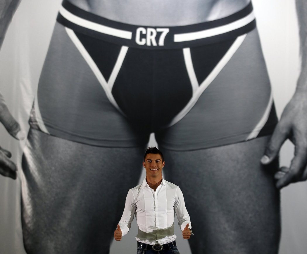 Cristiano Ronaldo při představení vlastní kolekce spodního prádla