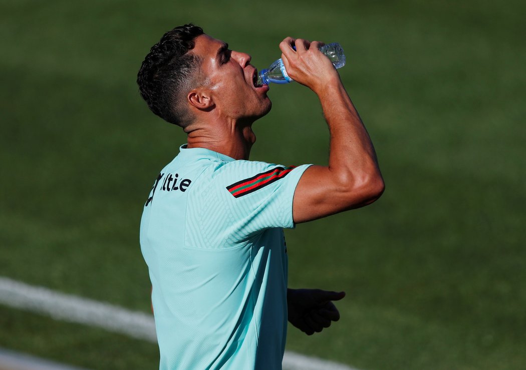 Cristiano Ronaldo při tréninku portugalské reprezentace už jako hráč Manchesteru United