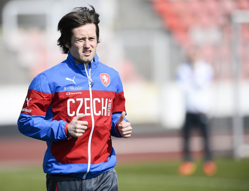 Tomáš Rosický bude v klíčových zápasech národnímu týmu chybět