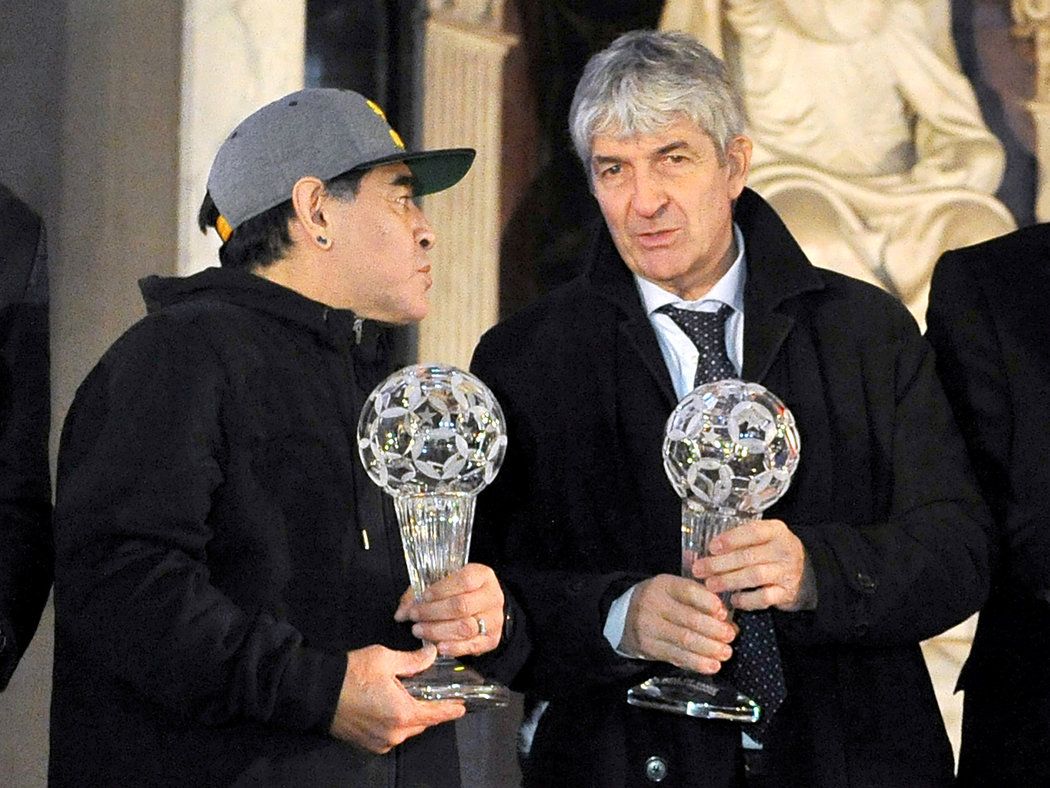 Dvě fotbalové legendy, které zemřely krátce po sobě - Diego Maradona a Paolo Rossi