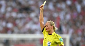 Bundesligový zápas poprvé odřídí žena. Na dohled bude mít Daridu či Pavlenku