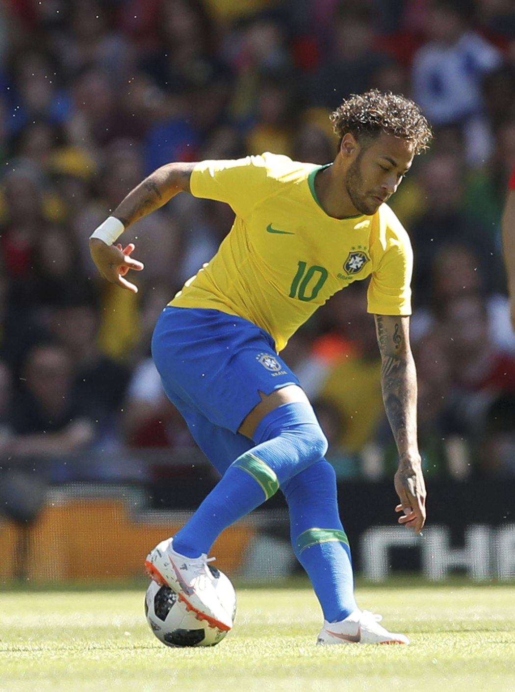 Útočník - Neymar (Brazílie/Paris Saint-Germain) Tržní hodnota: 4,6 miliardy korun