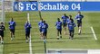 Fotbalisté Schalke už trénují společně
