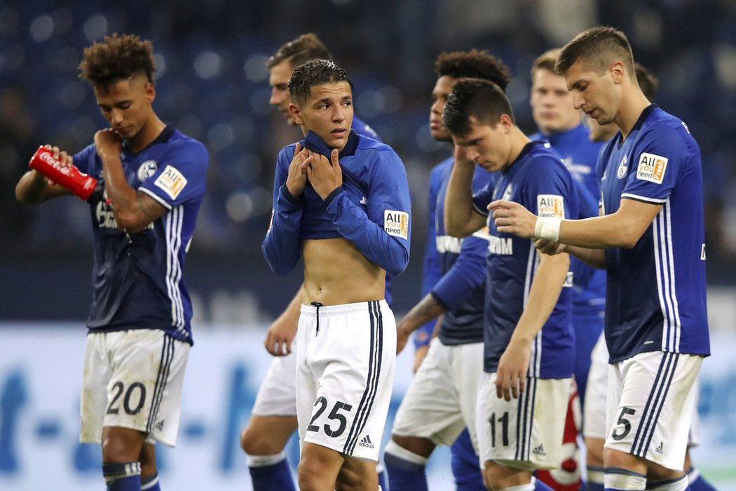 Fotbalisté Schalke po domácí remíze s Leverkusenem