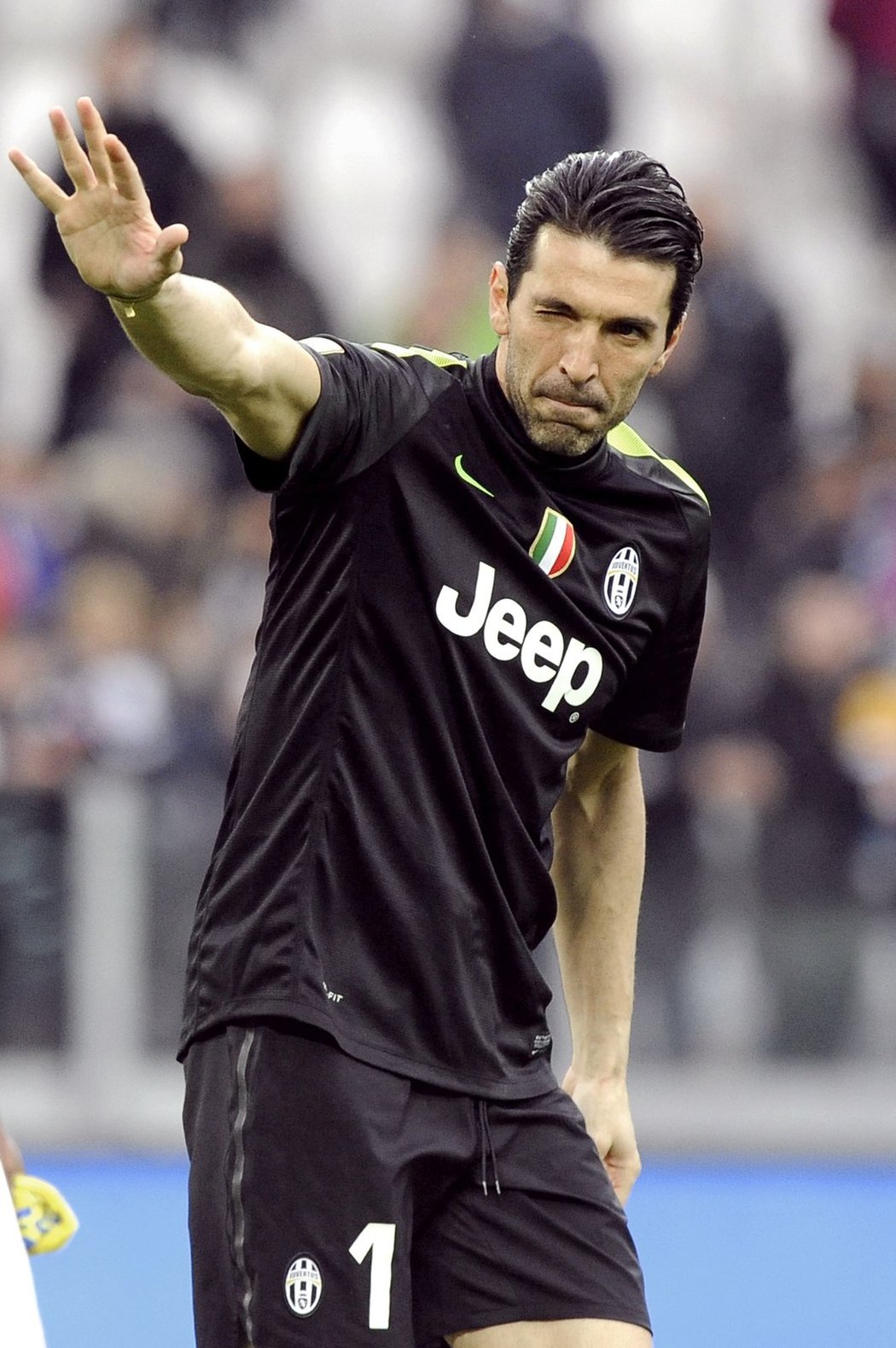 Brankář Juventusu Gigi Buffon mohl být po zápase proti Chievu spokojený. Čisté konto sice neudržel, ale jeho Juventus vyhrál 3:1