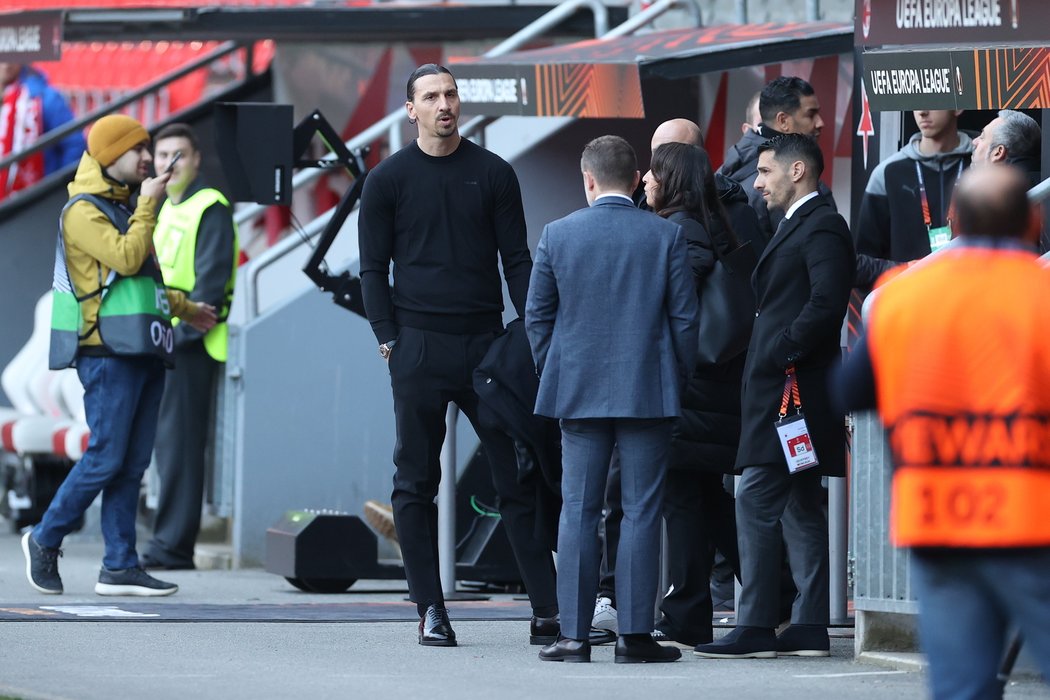 Někdejší vyhlášený útočník Zlatan Ibrahimovic dorazil do Edenu