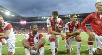 Čas na kvalitu z lavičky. Slavia může na Teplice vyslat Součka či Zmrhala