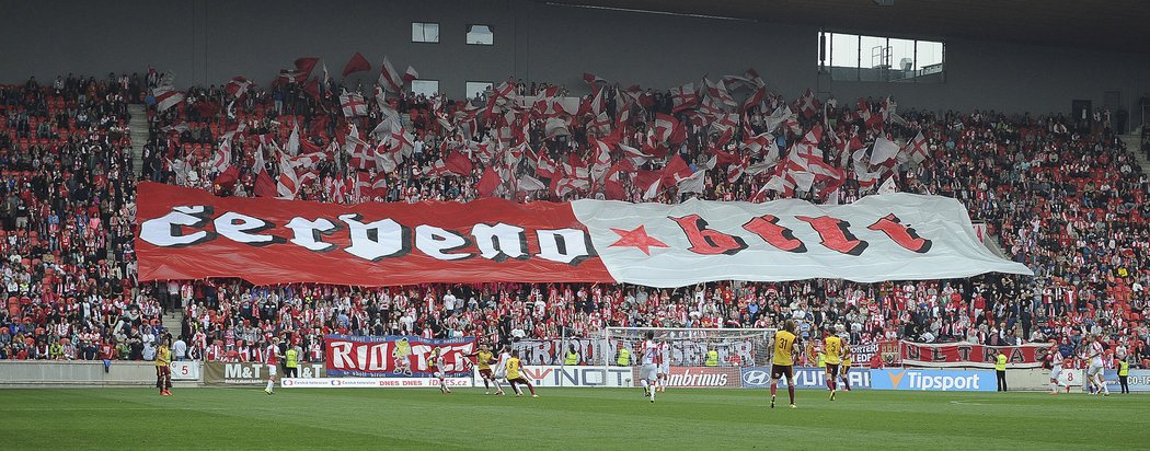 Do Edenu dorazila na další pražské derby opět velmi slušná návštěva