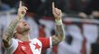 Záložník Slavie Miroslav Stoch oslavuje jeden ze svých gólů proti Karviné
