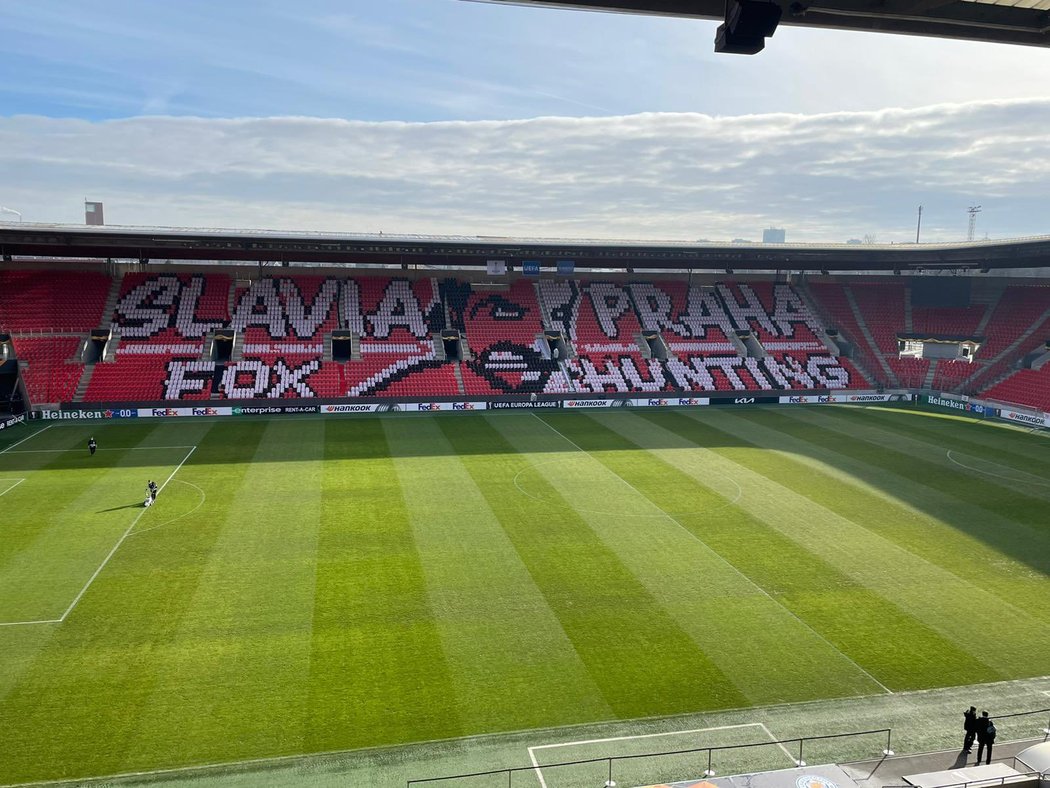 Hon na lišky - takové choreo ozdobí Eden při zápase proti Leicesteru, jehož klubová přezdívka je... ano, &#34;lišky.&#34;