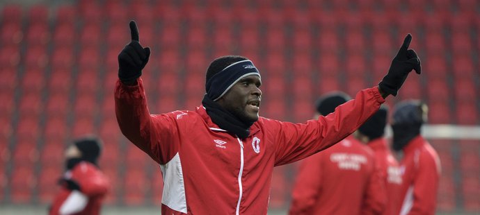 Michael Ngadeu na tréninku Slavie