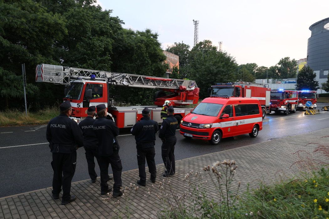 Do Edenu vyrazili hasiči, požár se ale podařilo zpacifikovat ještě před jejich příjezdem