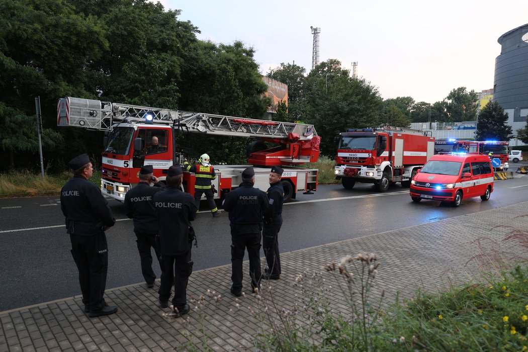 Do Edenu vyrazili hasiči, požár se ale podařilo zpacifikovat ještě před jejich příjezdem