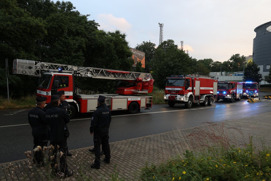 Do Edenu vyrazili hasiči, požár se ale podařilo zpacifikovat ještě před jejich příjezdem