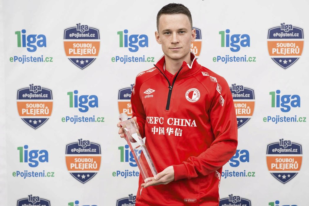 Jan Sýkora se po přestupu do Slavie hned stal nejlepším ligovým hráčem za únor