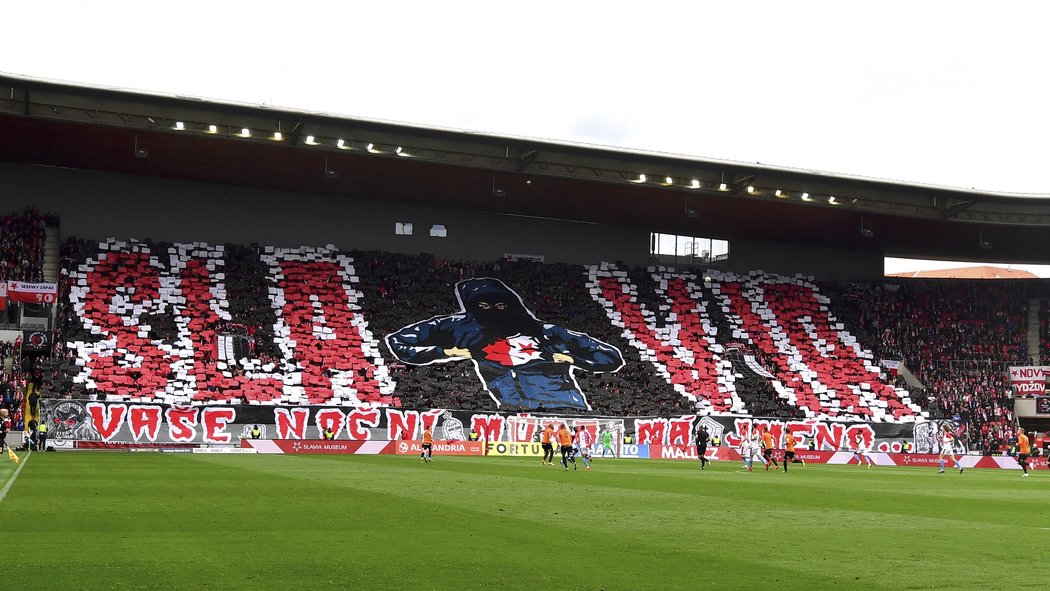 Tribuna Sever v Edenu při zápase proti Plzni