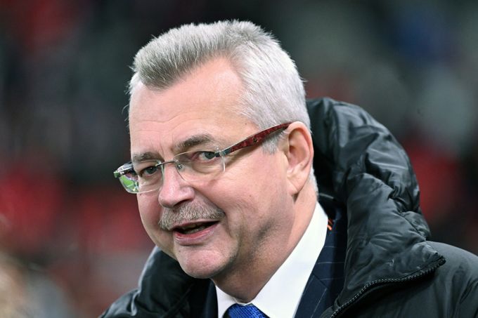Tvrdík našel viníky skandálu, jen na sebe při tom zapomněl, píše bývalý člen Etické komise Tvrdík našel viníky skandálu, jen na sebe při tom zapomněl, píše bývalý člen Etické komise
