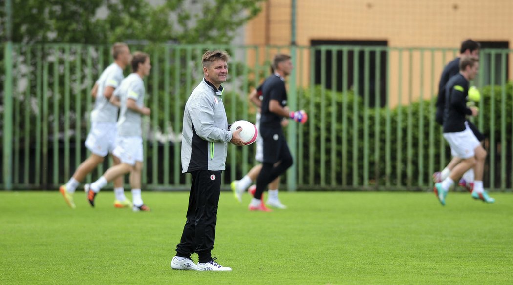 Na prvním tréninku chyběl Dušanu Uhrinovi třeba i reprezentant Milan Škoda