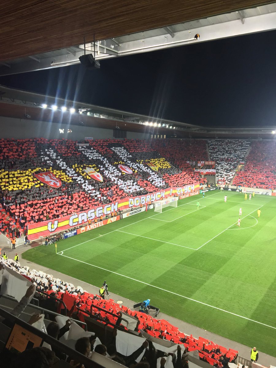 Pohled na choreografii ke 125. výročí založení Slavie