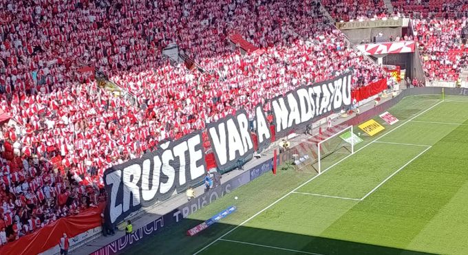 Chance Liga ONLINE: Vzkaz fanoušků Slavie o nadstavbě, reakce na nečekaný Jedličkův start Chance Liga ONLINE: Vzkaz fanoušků Slavie o nadstavbě, reakce na nečekaný Jedličkův start