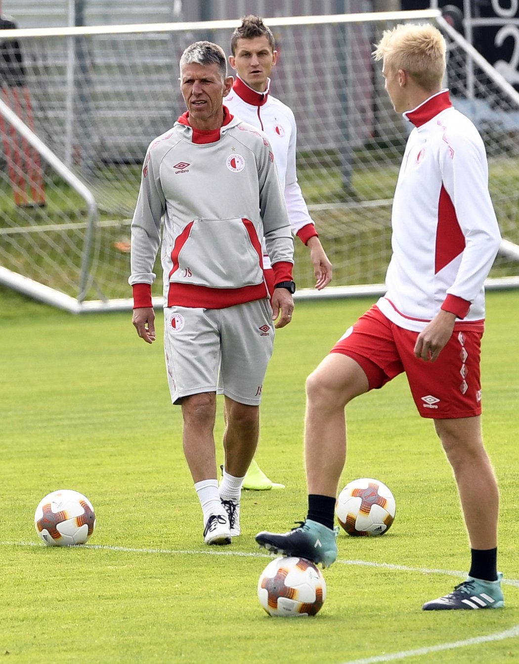 Fotbalisté Slavie trénovali před prvním zápasem ve skupině Evropské ligy