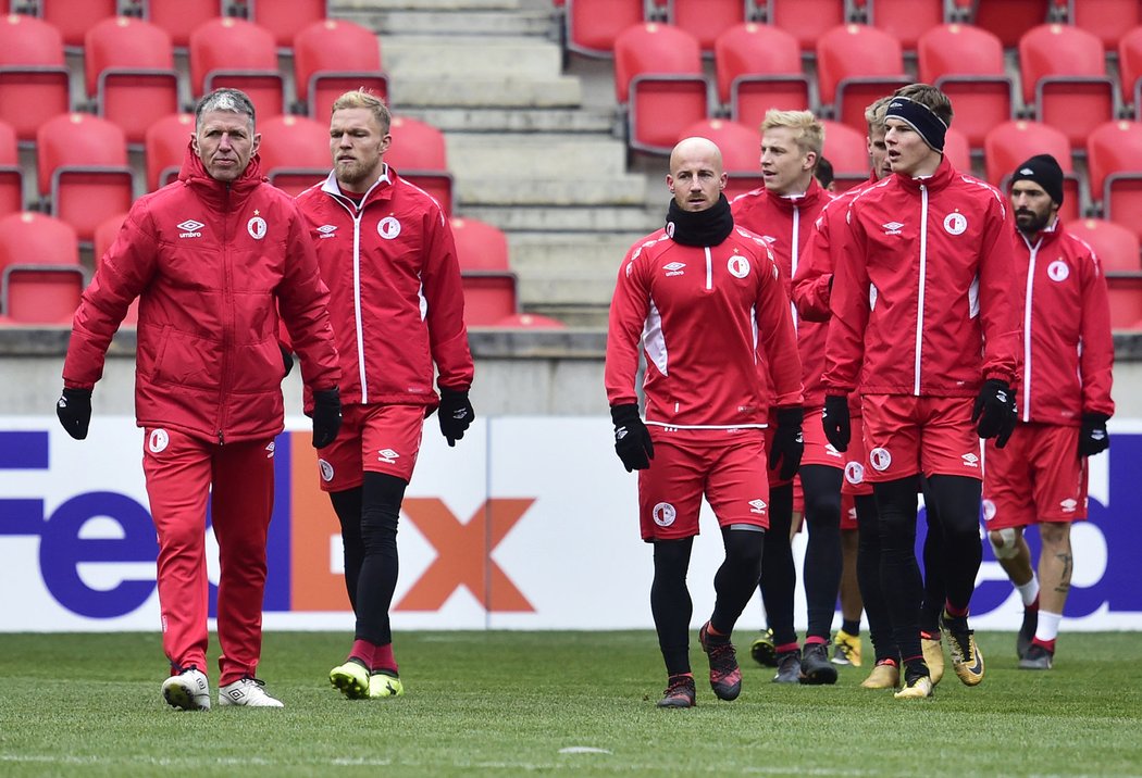 Fotbalisté Slavie během přípravy na poslední zápas v základní skupině Evropské ligy