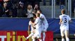 Fotbalisté Slovácka oslavují úvodní gól proti Spartě