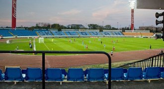 Slovenská ligová realita. Na Slovan přišlo 295 diváků, amatéři se baví