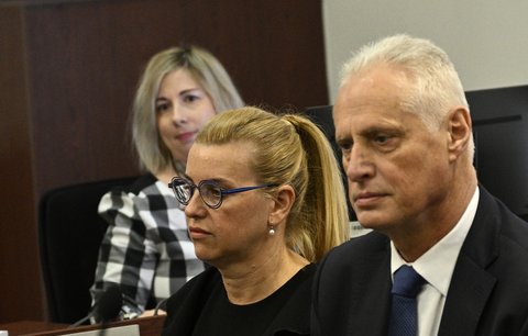 Bývalá náměstkyně ministryně školství Simona Kratochvílová u soudu