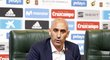 Šéf španělského fotbalu Luis Rubiales oznamuje odvolání reprezentačního trenéra
