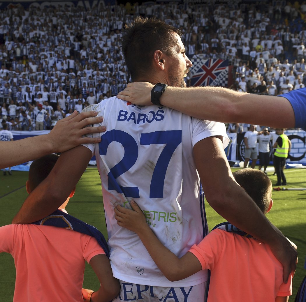 Milan Baroš při děkovačce fanouškům Baníku