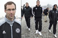 Chelsea na procházce před zápasem: Čech vyvedl spoluhráče na Karlův most