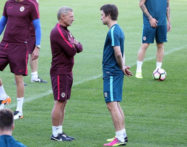 Fotbalová Sparta se zahrnula do tajností. Bude hrát Rosický derby? Ustojí Ščasný svoji těžkou situaci? Fotbalová Sparta se zahrnula do tajností. Bude hrát Rosický derby? Ustojí Ščasný svoji těžkou situaci?