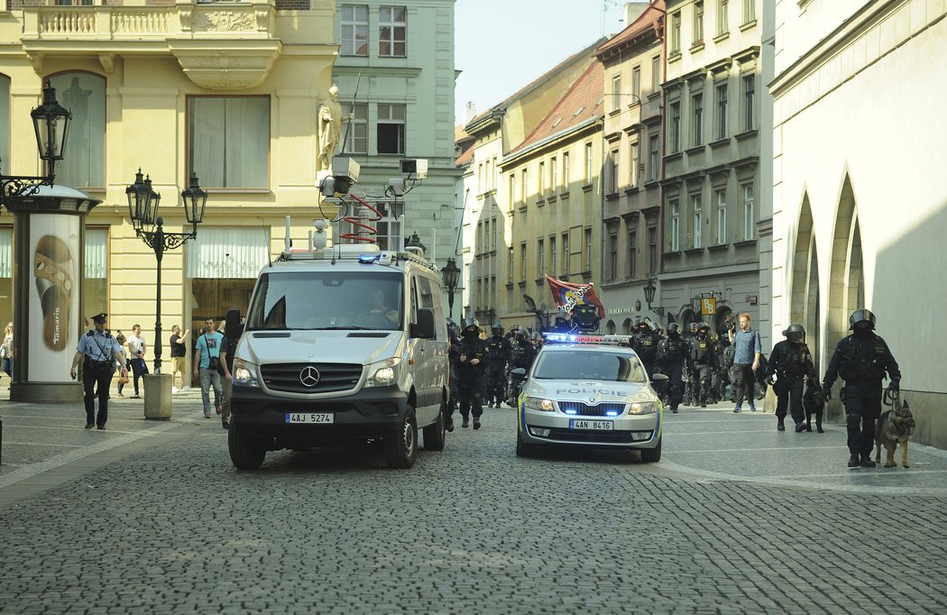 Pochod fanoušků Sparty byl pečlivě monitorovaný policií