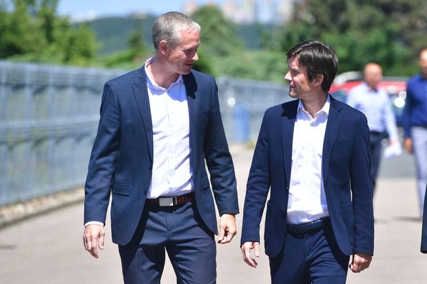 Trenér Václav Jílek a sportovní ředitel Tomáš Rosický na stadionu Sparty Trenér Václav Jílek a sportovní ředitel Tomáš Rosický na stadionu Sparty
