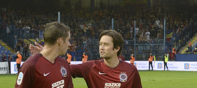 Ondřej Zahustel a Tomáš Rosický se baví po remíze Sparty v Liberci