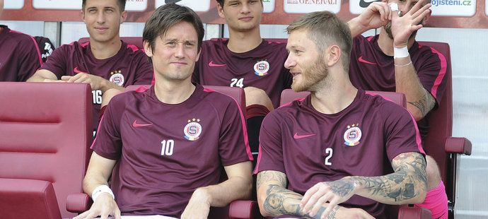 Svůj první zápas po návratu do Sparty začal Tomáš Rosický jako náhradník