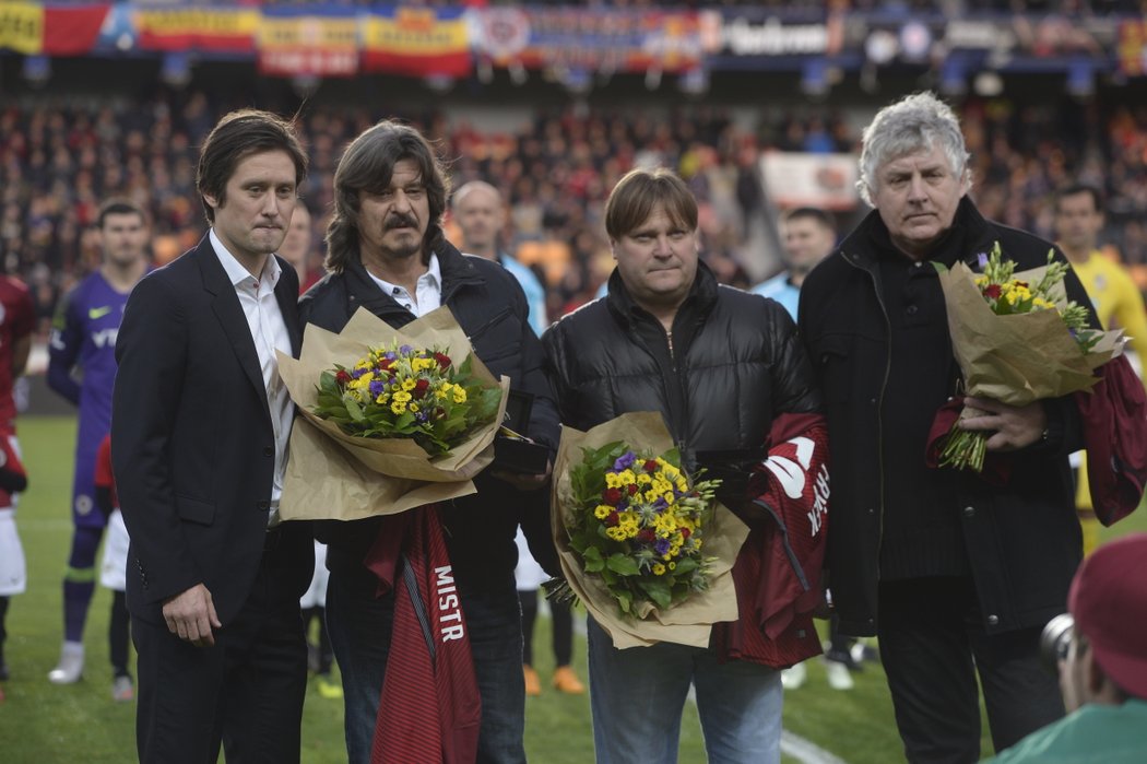 Tomáš Rosický popřál legendám Lumíru Mistrovi, Martinu Frýdkovi a Janu Poštulkovi